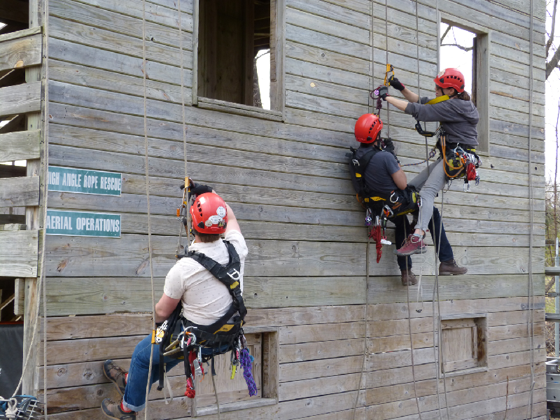 The Benefits of Using Rope Access in Building Maintenance