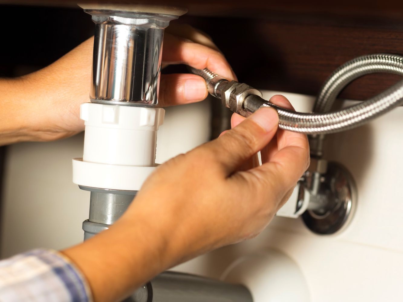 Essential Steps in Finding the Right Plumber for Your Homes
