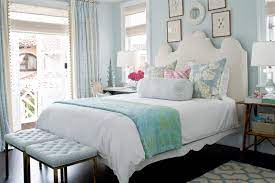 How to Choose Bedding to Brighten Up a Dull Room?